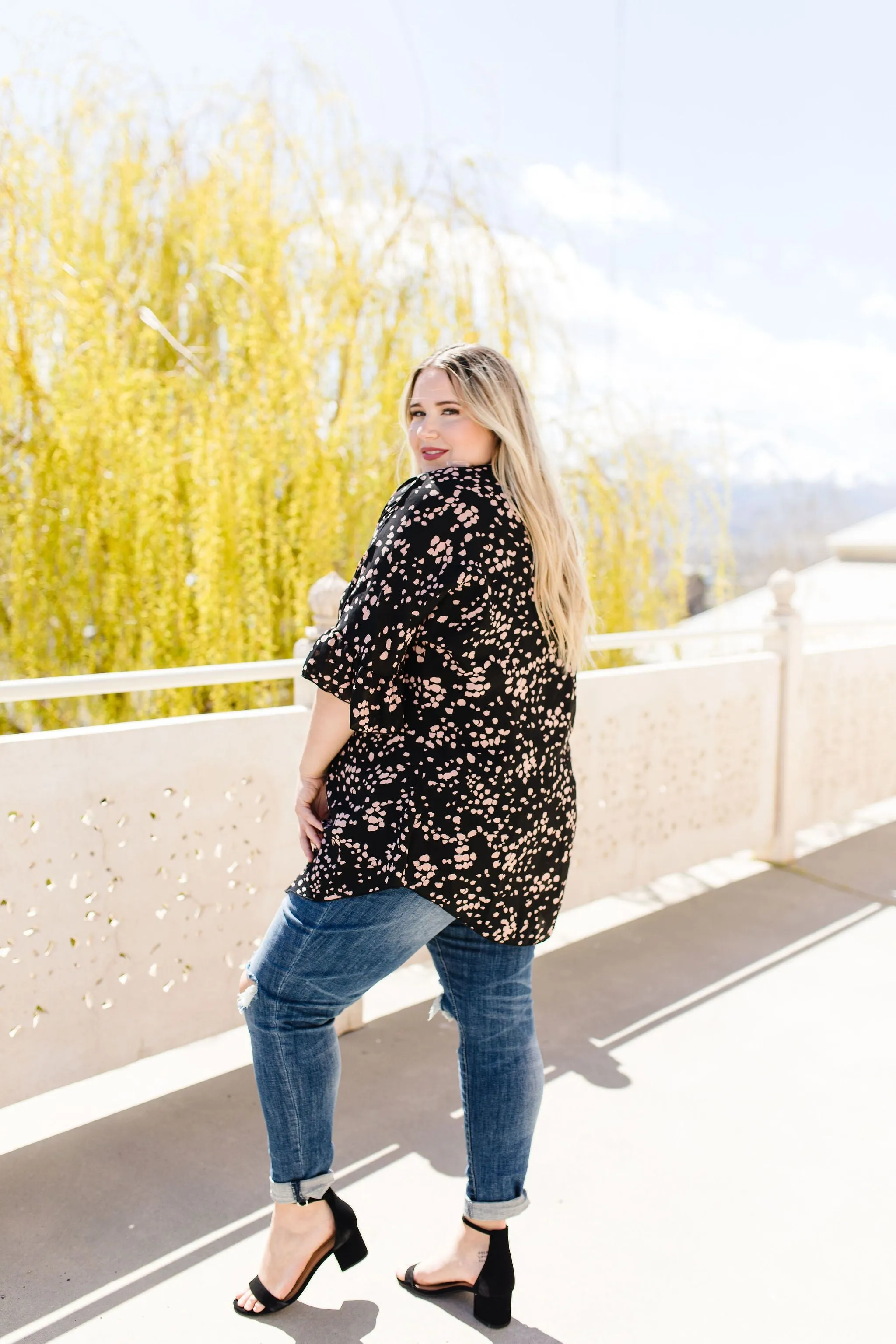 Clusters Cardigan In Black