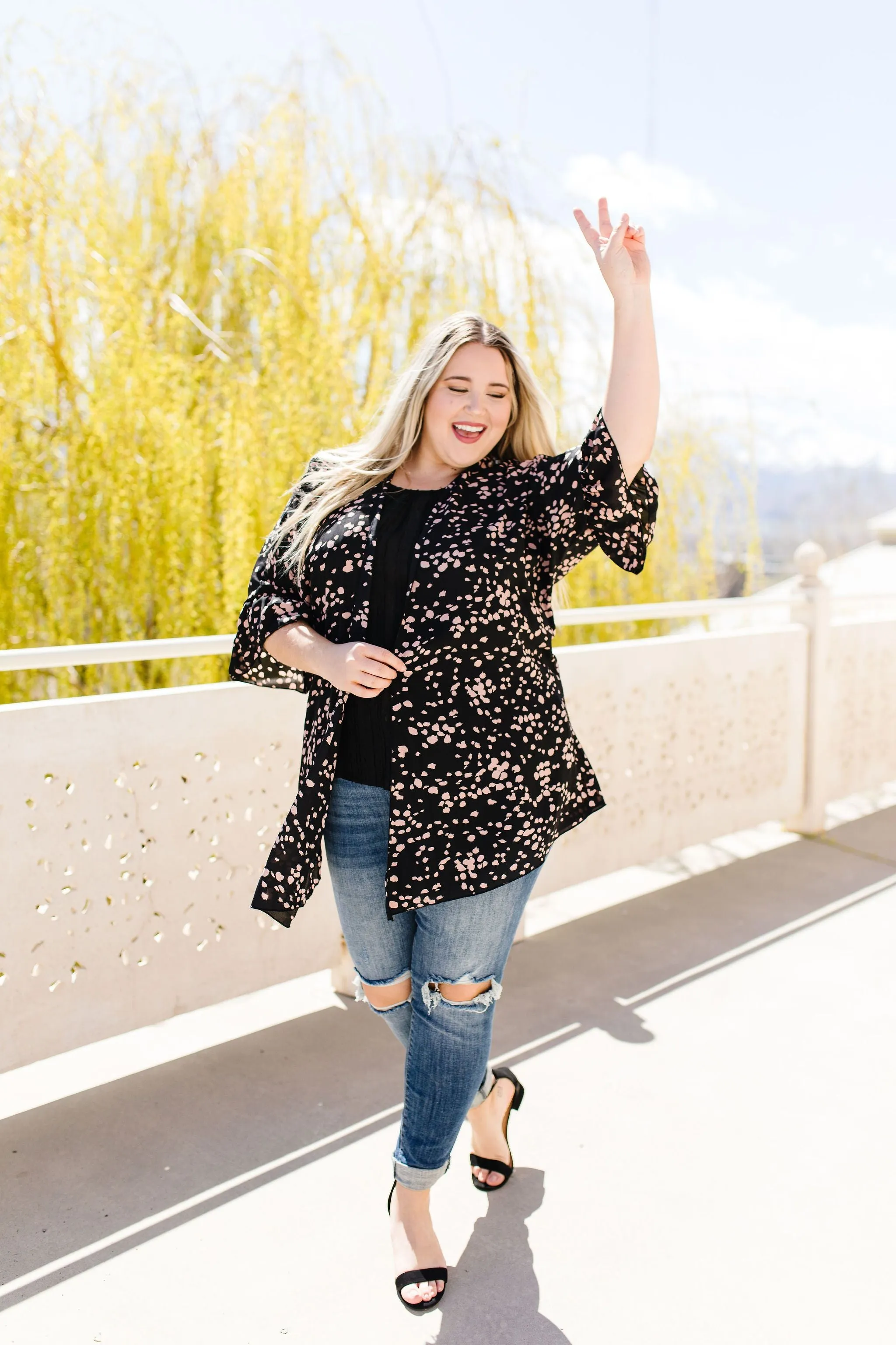 Clusters Cardigan In Black