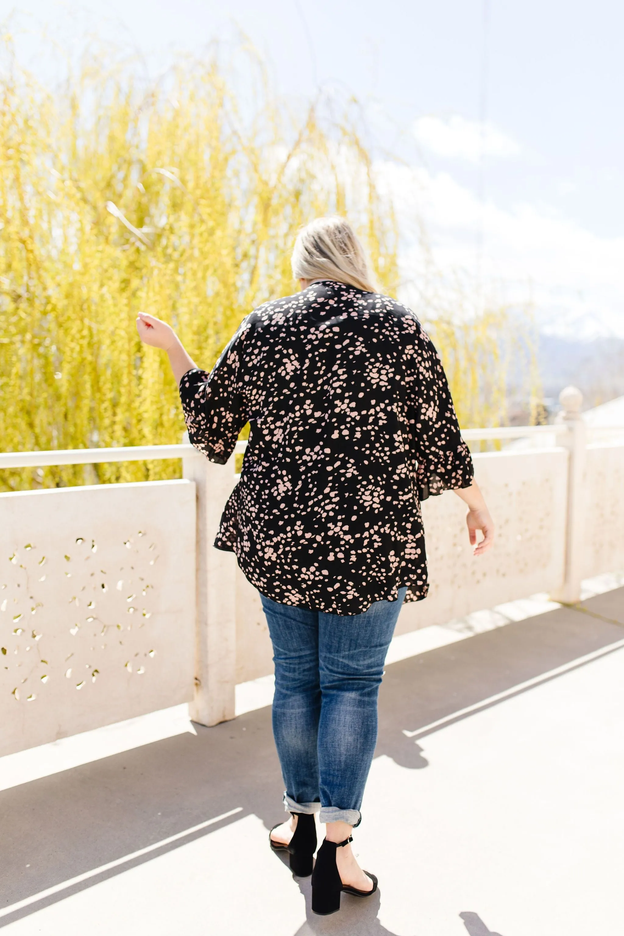 Clusters Cardigan In Black