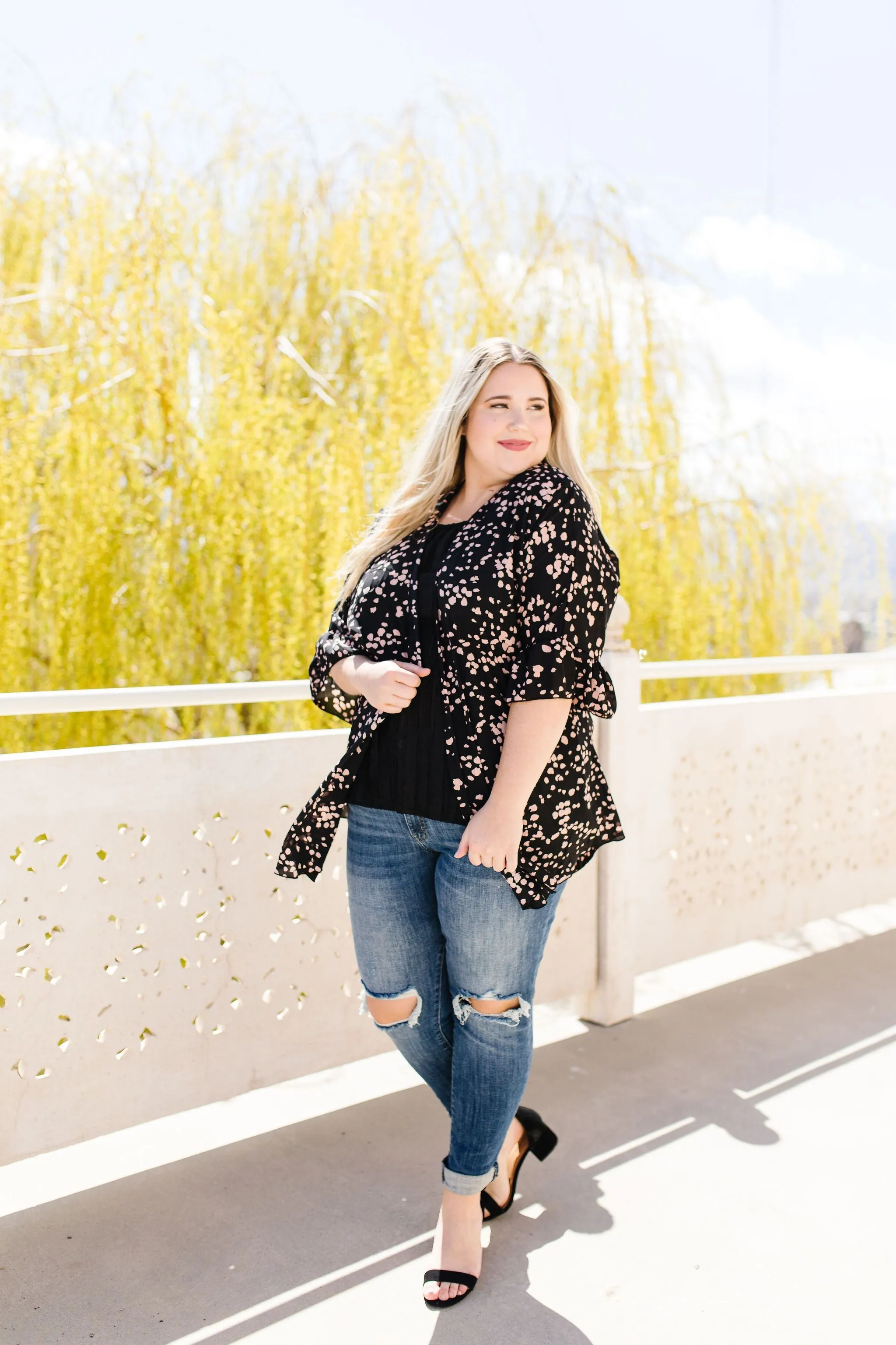 Clusters Cardigan In Black