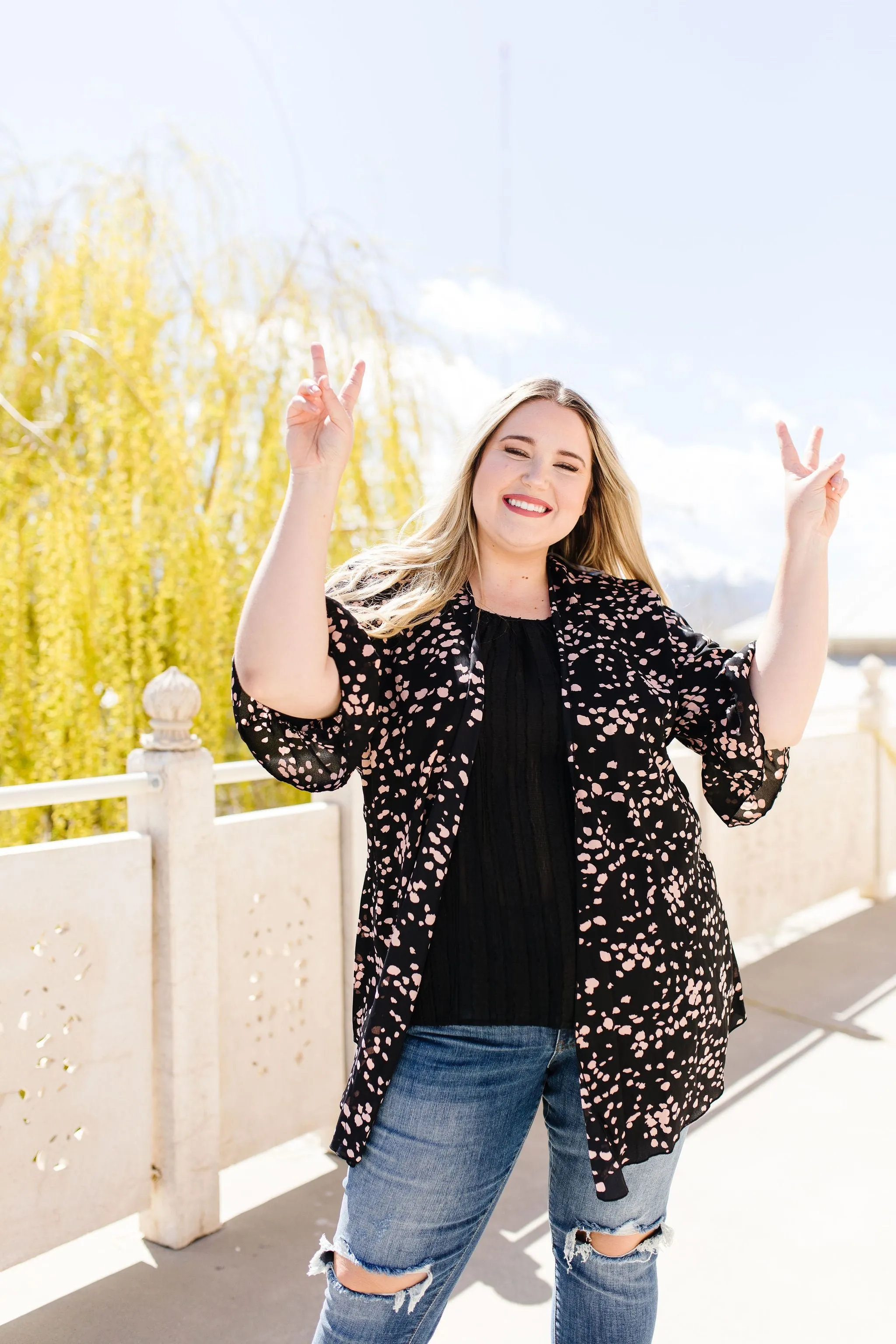 Clusters Cardigan In Black